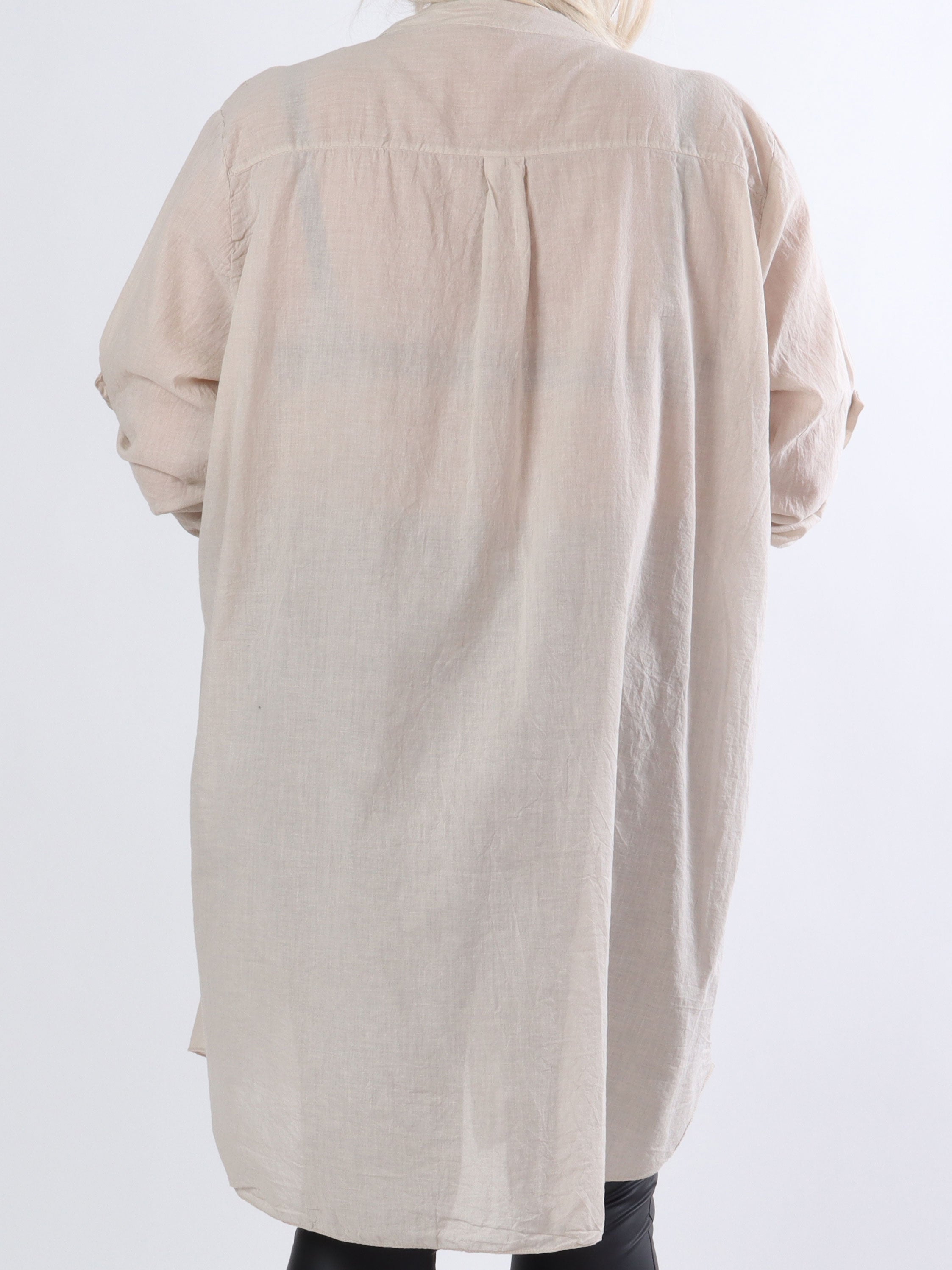 Berna Plain - Plus size skjorte med lommer foran